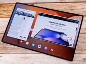 Galaxy Tab S10 Ultra（如图）的继任者似乎有一个更小的缺口。（图片来源：Notebookcheck）