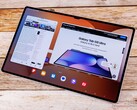 Galaxy Tab S10 Ultra（如图）的继任者似乎有一个更小的缺口。（图片来源：Notebookcheck）