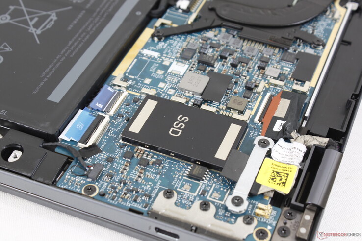 由于不支持2280硬盘，该型号只支持M.2 2230 NVMe SSD。
