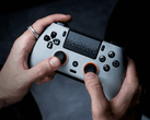 Scuf Omega 是 PS5 游戏机的高级控制器。