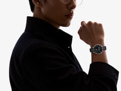 Watch S4 41 毫米手表在欧盟的起价为 159.99 欧元。图：该智能手表的宣传图片。(图片来源：小米）