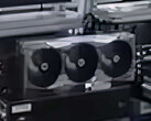 据称GeForce RTX 5090 正在印度尼西亚进行工厂测试。(图片来源：BiliBili）