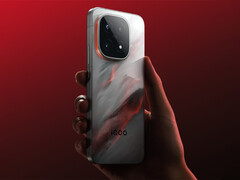 iQOO 15 预计将于 2025 年 10 月底发布。图：旗舰手机的宣传照。(图片来源：iQOO）
