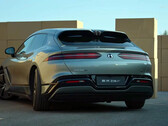 Denza Z9 GT 可在狭小空间内穿行（图片来源：比亚迪）