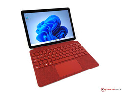 审查中。微软Surface Go 3。测试设备由微软德国提供。