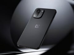 OnePlus 15R 将于 12 月 17 日全球同步上市。图：骁龙 8 代 5 手机的黑色配色。(图片来源：OnePlus）