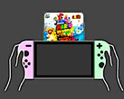 手持任天堂 Switch，并展示超级马里奥 3D 世界虚拟游戏卡。