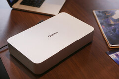 Olares One mini PC 在小巧的机身内装入了大量功能强大的硬件。(图片来源：Olares via TechPowerUp）