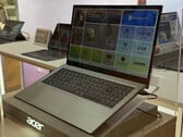 Aspire Go 15 2026 采用轻薄设计。图：笔记本电脑侧视图。