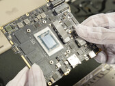 Ayaneo 为其旧款游戏掌机提供搭载 AMD Ryzen 7 8840U 的主板升级(图片来源:Ayaneo)