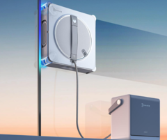 新型 Ecovacs Winbot W2S Omni（如图）擦窗机器人配备 4,500 mAh 电池。(图片来源：Ecovacs 通过新闻稿发布）