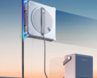 新型 Ecovacs Winbot W2S Omni（如图）擦窗机器人配备 4,500 mAh 电池。(图片来源：Ecovacs 通过新闻稿发布）