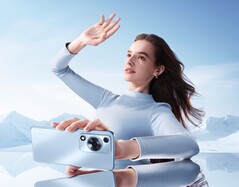 华为畅享 70s 8.9 毫米的纤薄机身内置 6000 毫安时电池。(图片：华为）