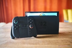 多名任天堂 Switch 2（如图）用户对掌机的停靠模式问题感到厌烦。(图片来源：Hannes Brecher/Notebookcheck）