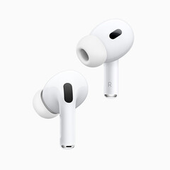 Apple AirPods Pro（第二代）与第一代 AirPods Pro 相比，采用了 H2 芯片，改进了 ANC、音质和电池续航时间。(来源：Apple)