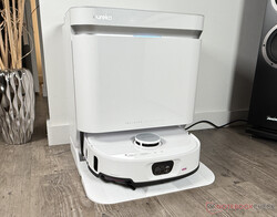 充电时的 Eureka J15 Max Ultra