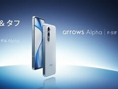 富士通 Arrows Alpha F-51F 配备 144 Hz OLED 显示屏（图片来源：富士通）