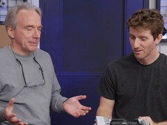 Linus Torvalds 接受了 Linus Tech Tips 的采访，并尖锐地批评了马斯克的一种做法。(图片来源：Linus Tech Tips）