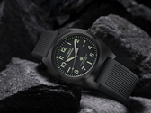 图为搭配黑色硅胶表带的 Timex Expedition Capstone 手表。(图片来源：Timex）