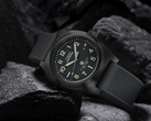 图为搭配黑色硅胶表带的 Timex Expedition Capstone 手表。(图片来源:Timex)