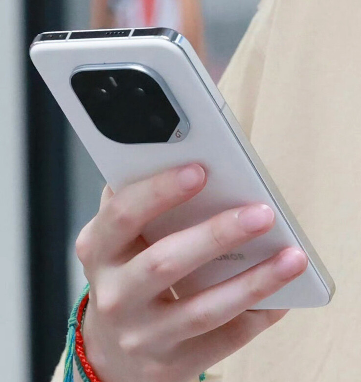 Honor GT Pro 的上手照片已在中国社交媒体上流传。(图片来源：via Digital Chat Station）