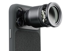 LensUltra Explorer 系列包括一个圆形偏振滤镜，用于消除反光或增强色彩（图片来源：ShiftCam）