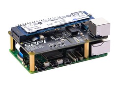 W01 U2500：用于Raspberry Pi 的新 HAT，配有快速网络连接和 SSD 端口。