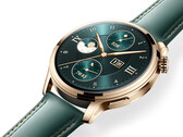 Honor Watch 4 Pro 的数字表冠选择了一个不同寻常的位置。(图片来源： )Honor