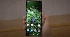 摩托罗拉可滚动的智能手机概念(来源:摩托罗拉)。