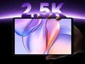 T60 Mini 搭载了入门级 Unisoc T7300 处理器。图为突出显示“2.5K”显示屏的宣传渲染图。