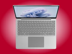 13英寸的Surface Laptop重量约为1.2千克。