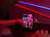 目前尚不清楚 Razr 50s 的外观，图为 Razr 50 Ultra。(图片来源：摩托罗拉）
