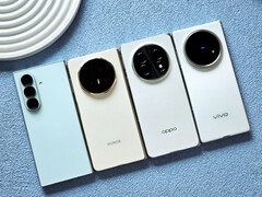 Galaxy Z Fold7、Magic V5、Find N5 和 X Fold5，从左到右依次排列。(图片来源：Ice Universe）