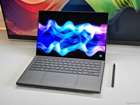 华硕 Zenbook Duo UX8407