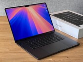 Apple MacBook Pro 16 2024 评测:超长电池使用时间,性能更胜 M4 Pro