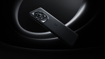 OnePlus 11 5G - 火山黑。(图片来源：OnePlus)