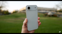 另一款据称的下一代 iPhone。(图片来源：AppleTrack via YouTube）