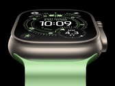 Apple Watch Ultra 3 采用更大、更亮的 OLED 显示屏，可显示高血压通知、离线地图和人工智能锻炼建议。(图片来源：Apple)