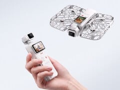 Hoverair Versa 可在手持云台和自动飞行无人机之间自由切换。