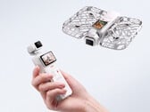 Hoverair Versa 可在手持云台和自动飞行无人机之间自由切换。