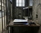 牢房中展示的 PS5 控制台