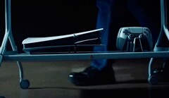 底座不仅可以放置电视机，还可以放置索尼 PS5。