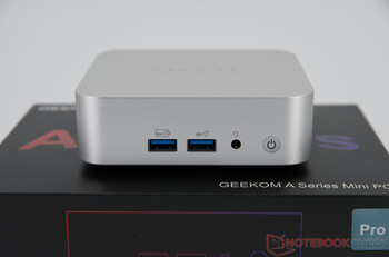 Geekom A5 Pro 2026 - 正面的连接接口