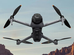 Mavic 4 Pro 的售价预计与老款 Mavic 3 Pro 相同。(图片来源：via Igor Bogdanov - 已编辑）