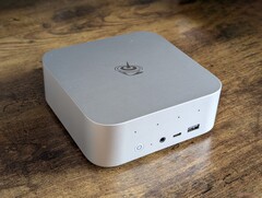 SEi13 采用了与 GTi13 Ultra 相同的设计，但体积更小、重量更轻（图片来源：Notebookcheck）