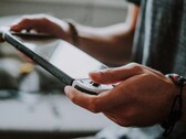 适合随身携带的五大掌上游戏机（来源：Unsplash）