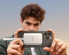 雷克沙 ES5：采用 USB-C 接口的固态硬盘可通过磁力吸附到设备上（图片来源：雷克沙）