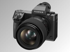新推出的 GFX100 II 和 GF 55 mm f/1.7 镜头（图片来源：Fujifilm）