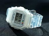 卡西欧 G-Shock x Google Play 合作款（如图）采用半透明树脂表壳和表带。(图片来源：Google Play）
