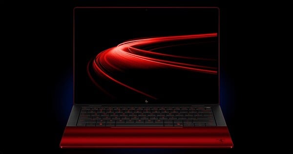 惠普限量版 Scuderia 法拉利笔记本配备了 Tandem OLED+ 显示屏。